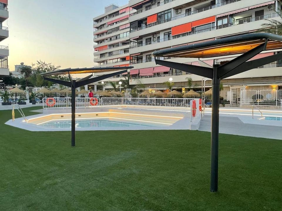 Nogalera Urban Living 2 bedroom apartment with Seasonal Pool by NAMSATE ELITE Apartment in Torremolinos