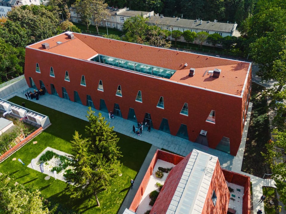 Property building, Day, Bird's eye view