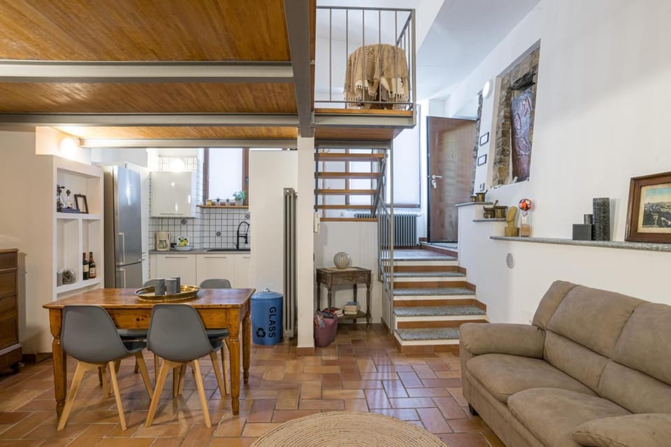 Dining area, kitchen