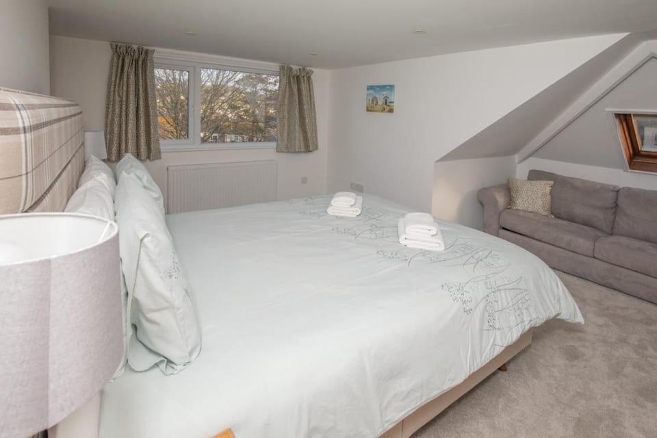 Wolds Cottage lovely 4 Bed near to town and beach House in Lyme Regis