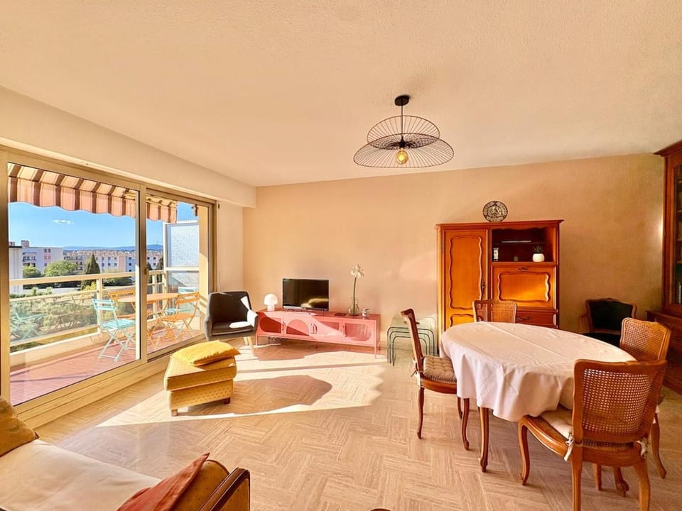 Appartement T3 piscine, parking, proche des plages Apartment in Saint-Raphael