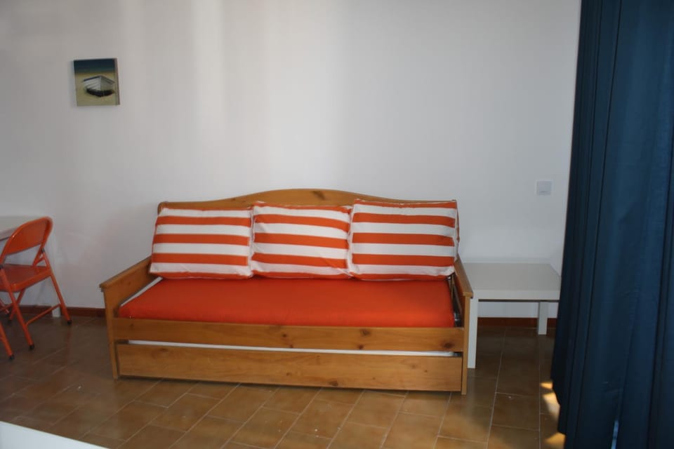 Bora 3-B Apartment in Roses