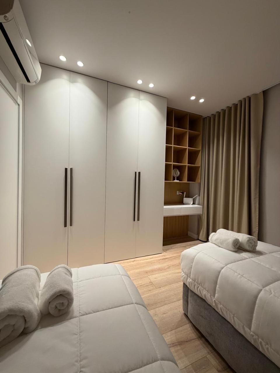 Bedroom, wardrobe