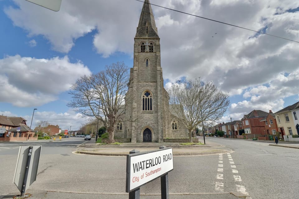 Day, Property logo or sign, Neighbourhood, Landmark view, Street view, Location, Parking