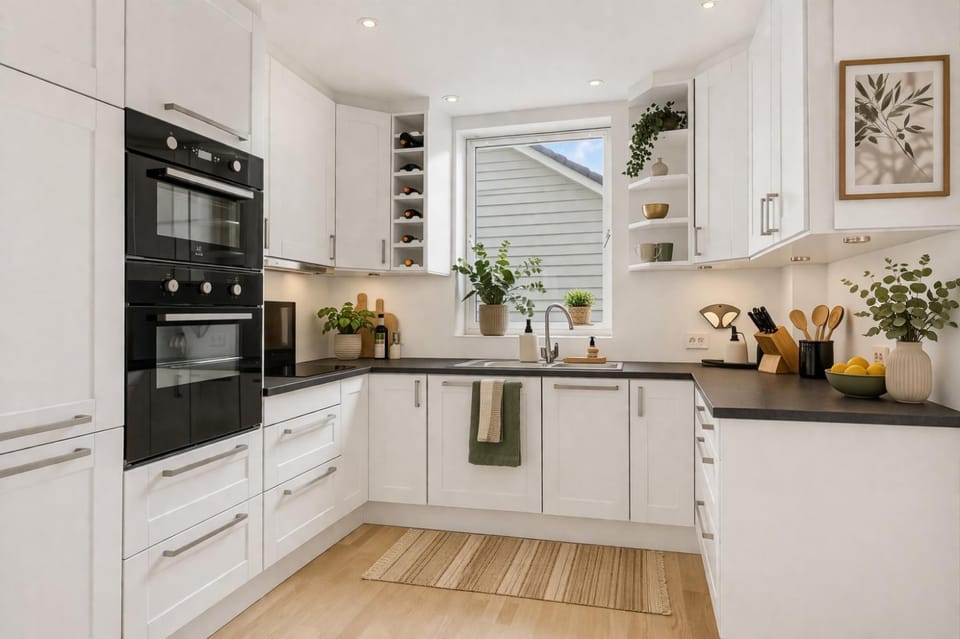 Coffee/tea facilities, Kitchen or kitchenette, dishwasher, oven, stove