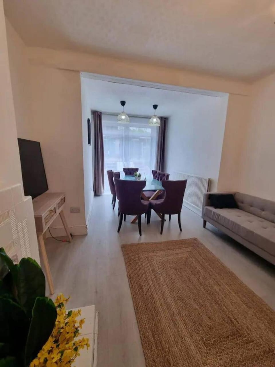 TV and multimedia, View (from property/room), Living room, Photo of the whole room, Decorative detail, Seating area, Dining area, furniture