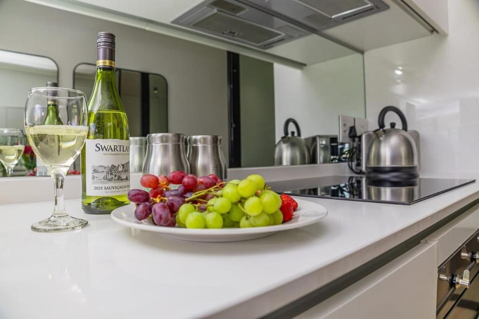 City lights at Ellipse,1 bedroom Apartment in Sandton
