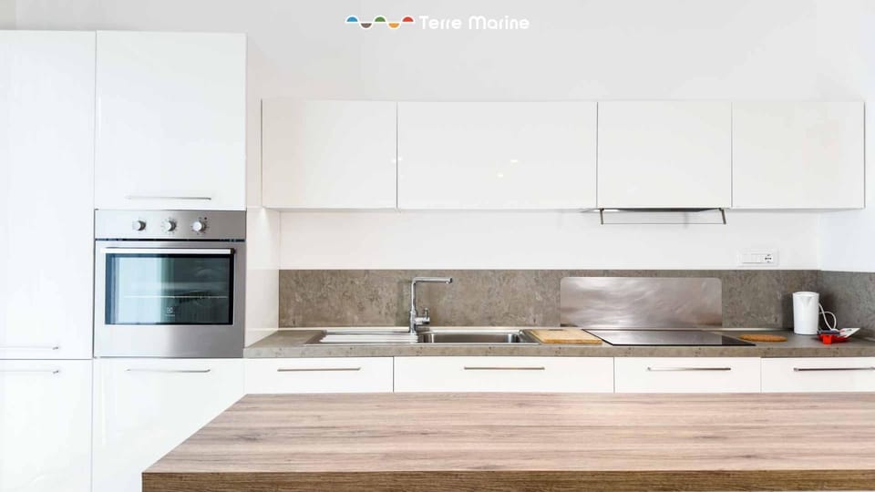 Al Kennedy, Terre Marine Apartment in La Spezia