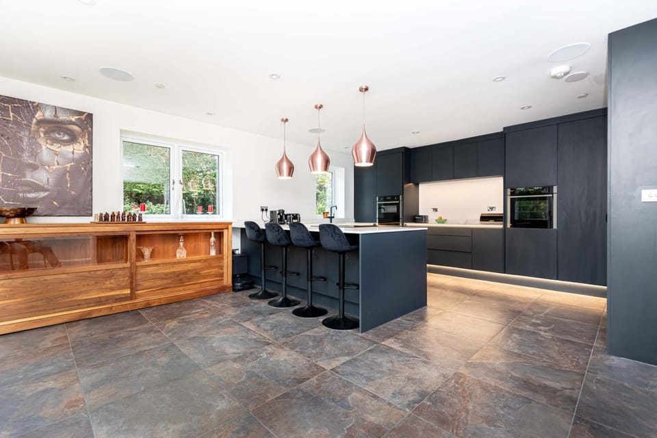 Kitchen or kitchenette, Dining area, stove