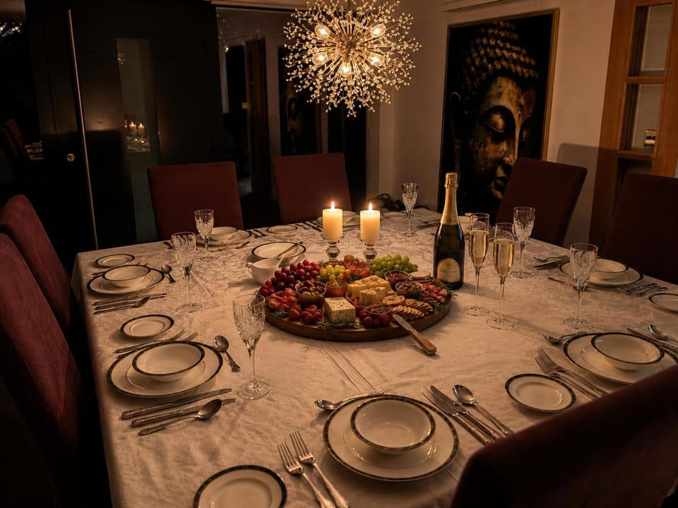 Garden, Dining area, Food, Lunch, Dinner, Drinks