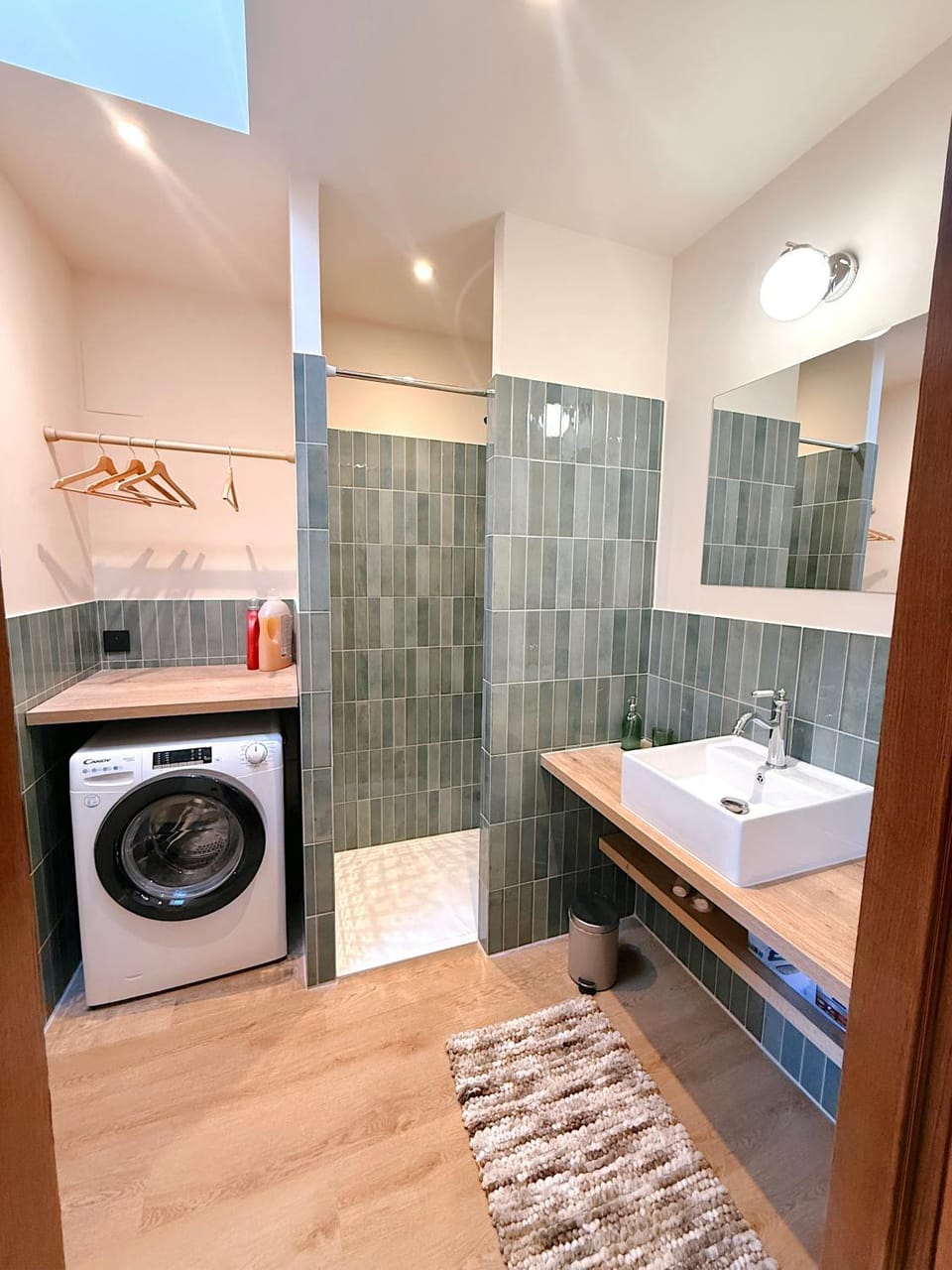 Shower, Bathroom, washing machine
