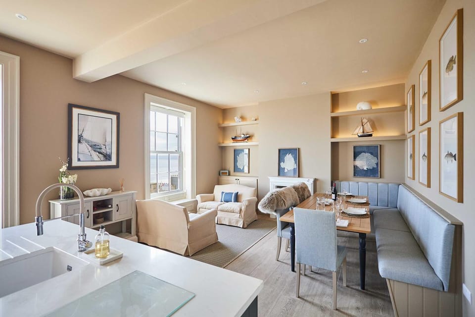 Seating area, Dining area