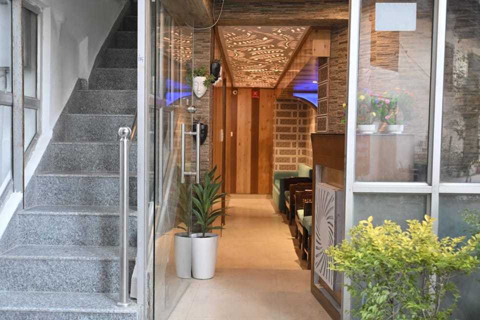 Facade/entrance, Day