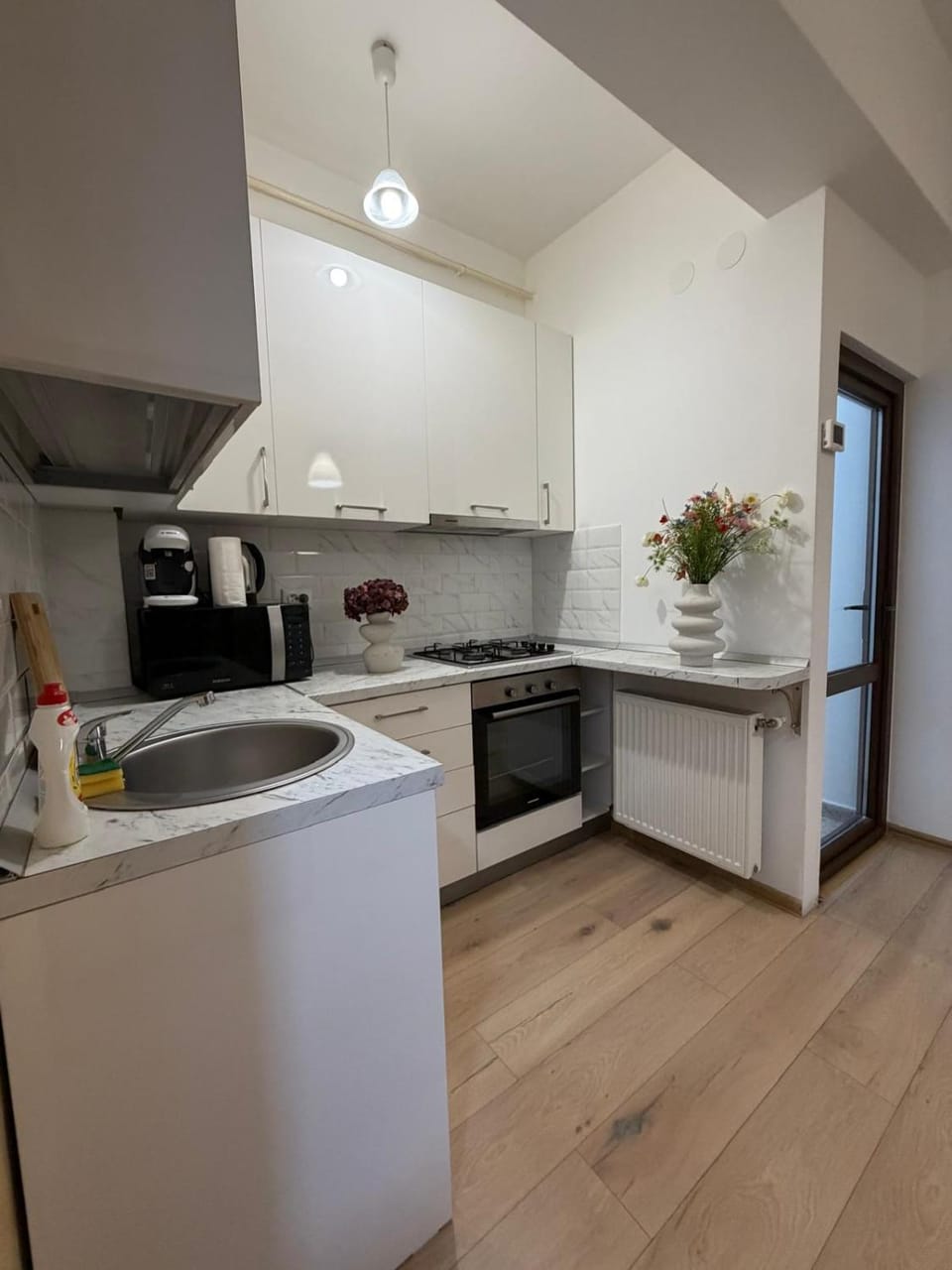 Kitchen or kitchenette, Decorative detail, microwave, oven, kitchen