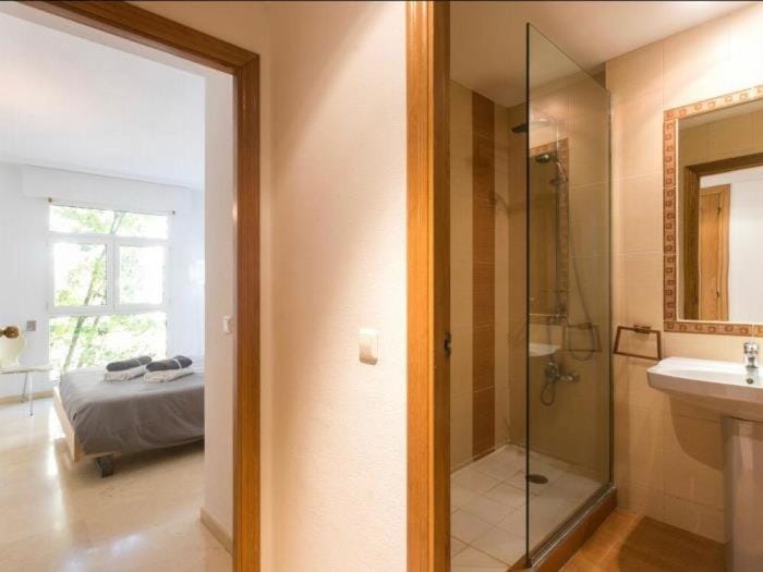 Shower, Bedroom