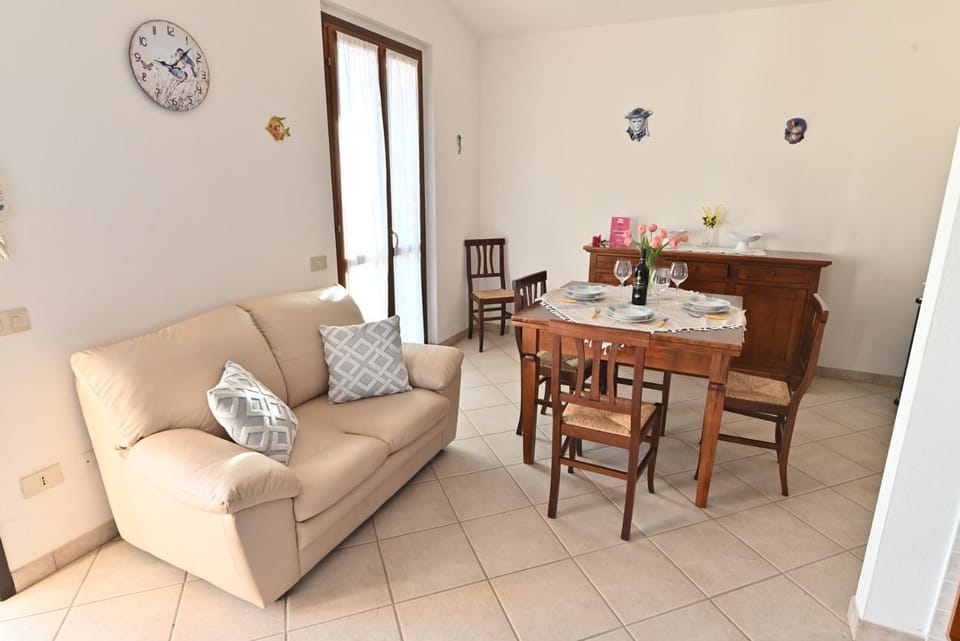 IzzHome Olive Tree Apartment in Pula
