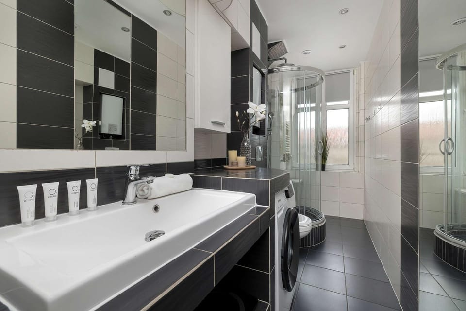 Shower, Bathroom, towels