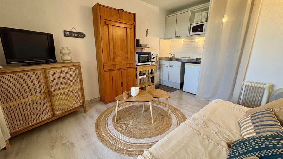 Studio cosy avec clim, piscine, plage du Grazel à 300m - GN020-210 Apartment in Gruissan