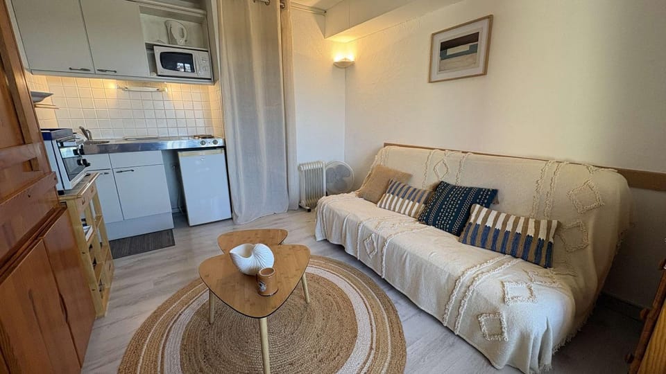 Studio cosy avec clim, piscine, plage du Grazel à 300m - GN020-210 Apartment in Gruissan