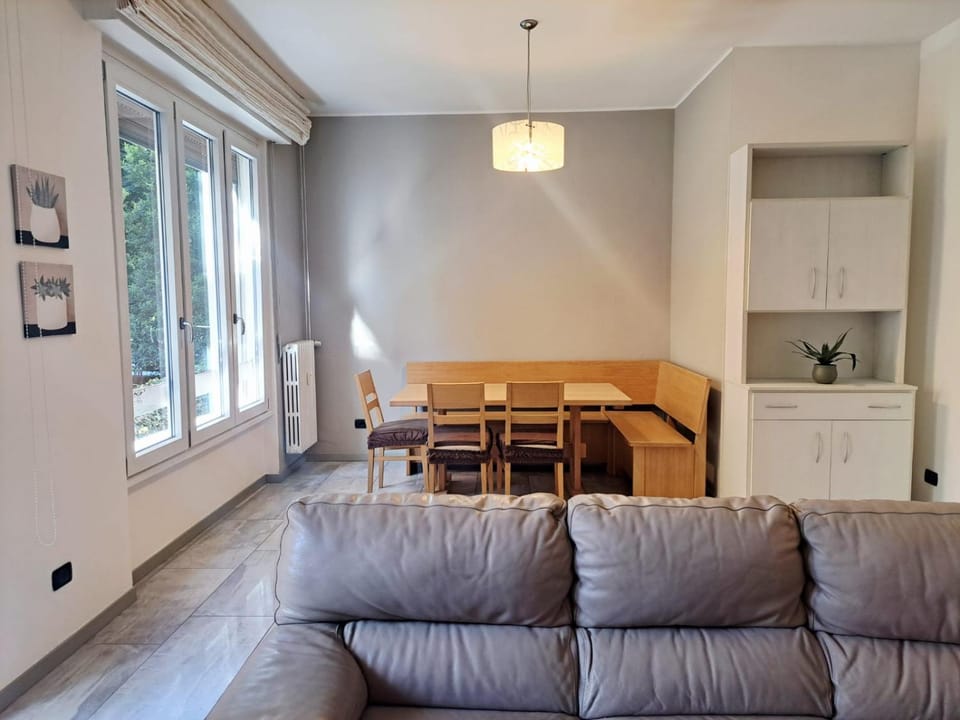 Ganymede Apartment by Quokka 360 - A Short Walk from Como Borghi Station Apartment in Como