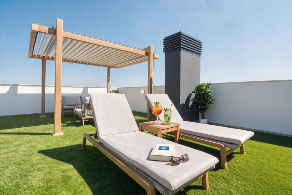 Stunning House, 3BR, HOT TUB, WIFI, Parking House in Marina Baixa