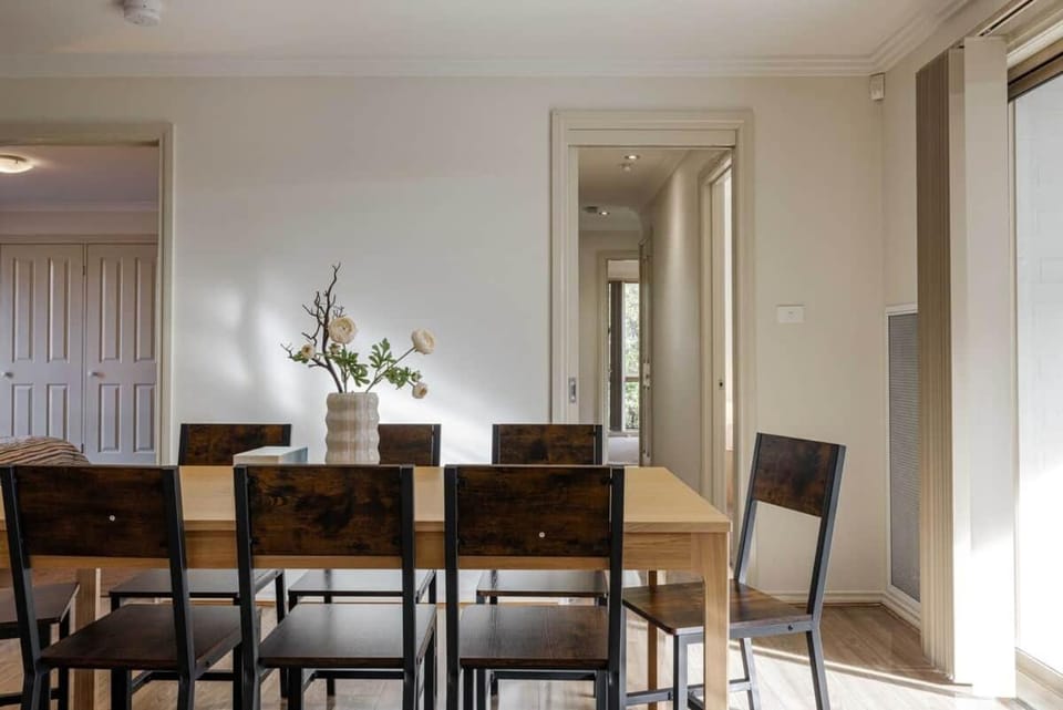 Forde Family Oasis 4BR Near Gungahlin Town Centre House in Canberra