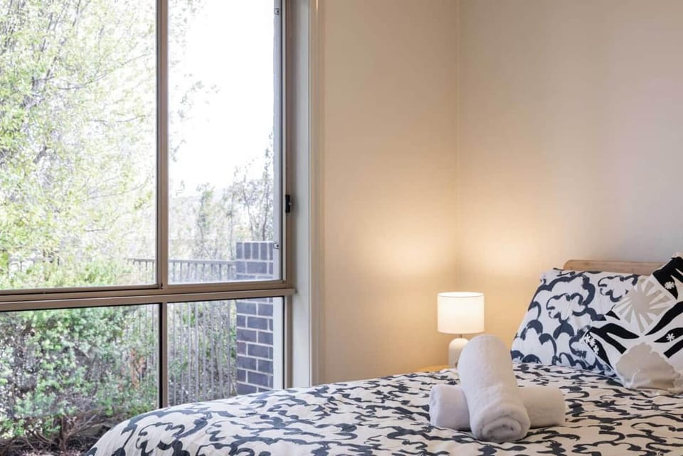 Forde Family Oasis 4BR Near Gungahlin Town Centre House in Canberra