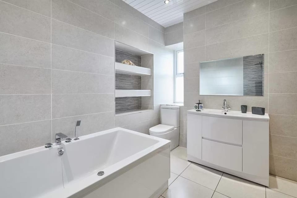Toilet, Bathroom, View (from property/room), Photo of the whole room, Decorative detail