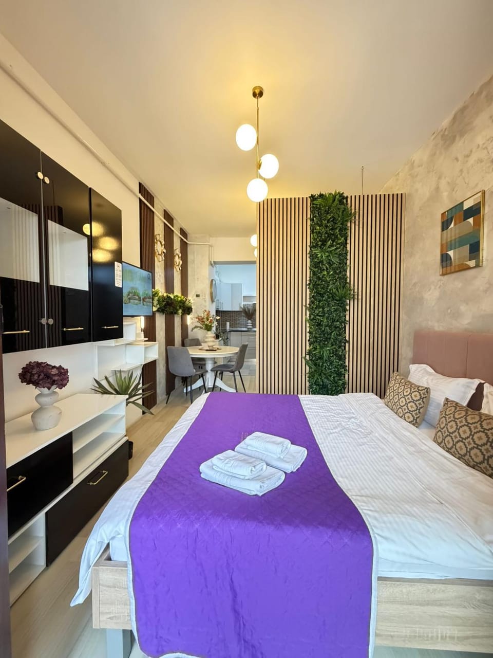 TV and multimedia, Decorative detail, Bedroom, wardrobe