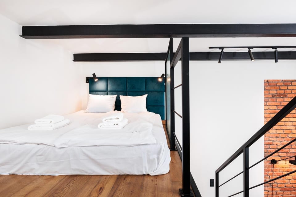 Bed, Photo of the whole room, towels