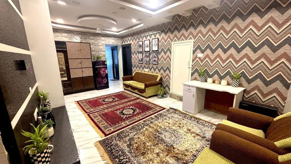 COSY ROOM A3 in 4BHK Apartment in Kolkata