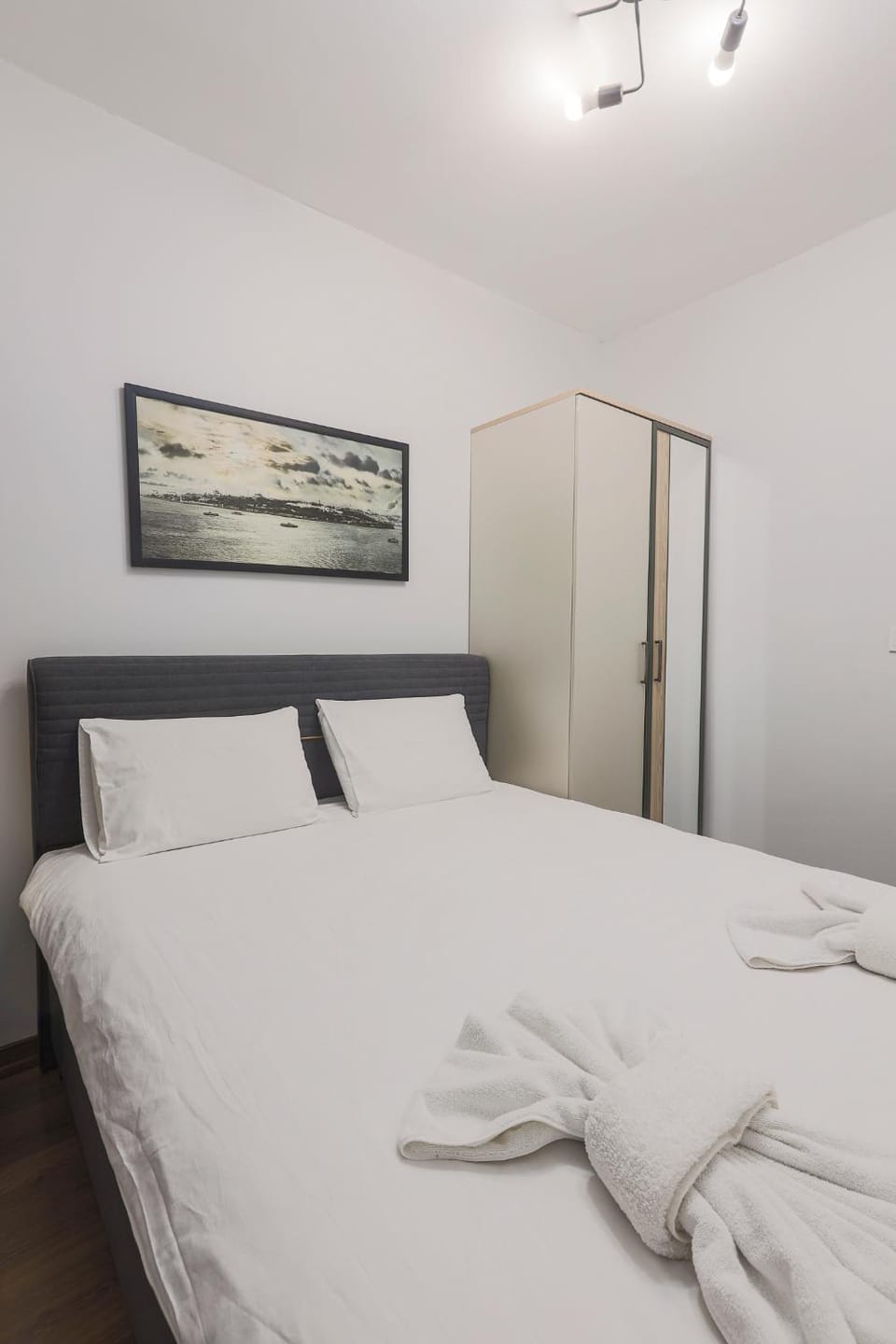 Bedroom, towels, wardrobe