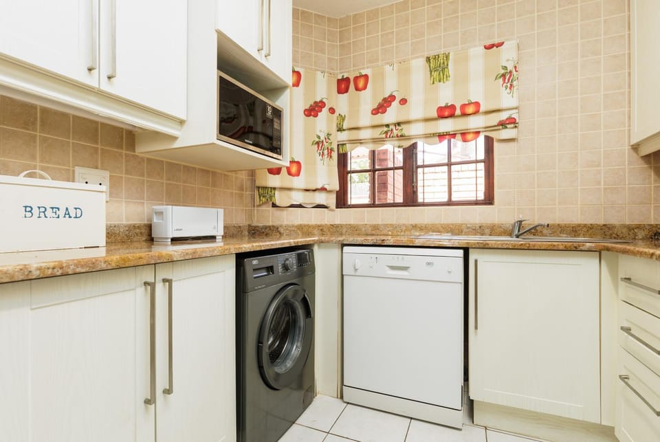 Kitchen or kitchenette, dishwasher, washing machine