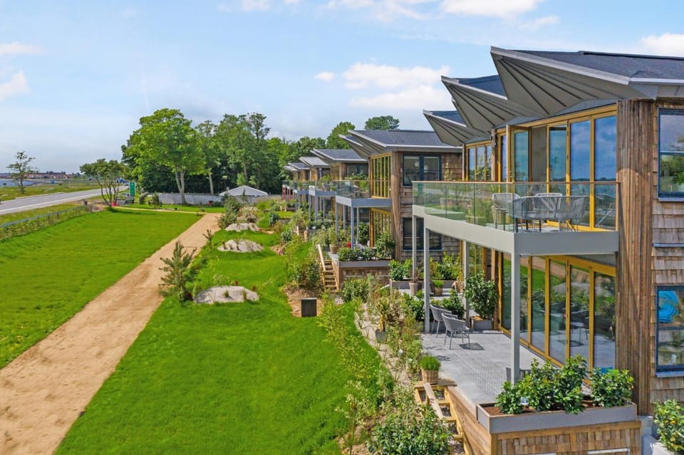 Property building, Balcony/Terrace