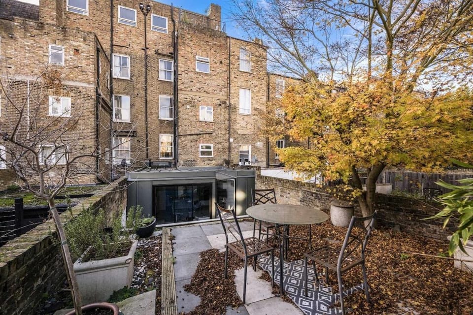 Garden Flat in Parsons Green & Walham Apartment in London
