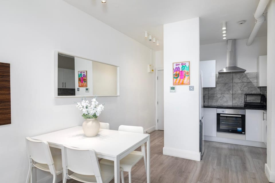 Executive Studio Apartment in Maida Vale AC Sleeps 4 Apartment in City of Westminster