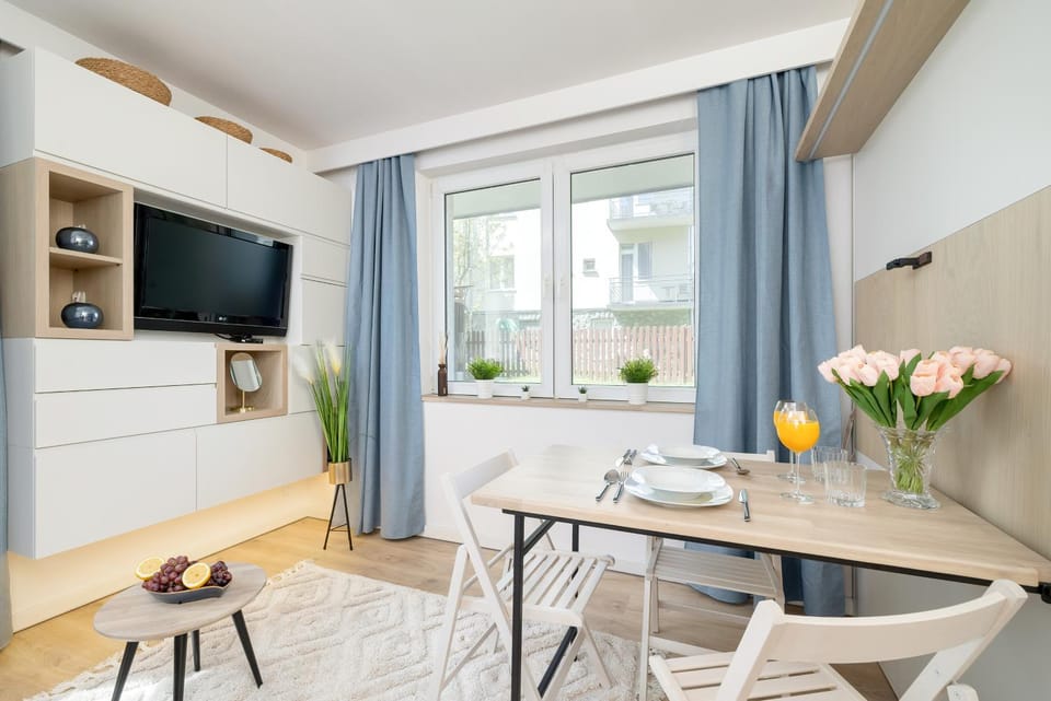TV and multimedia, Kitchen or kitchenette, Living room, Seating area