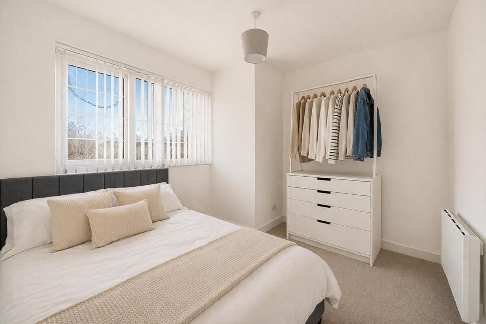 Spacious 5BR Terraced House - Witches Walk Apartment in Bridgwater