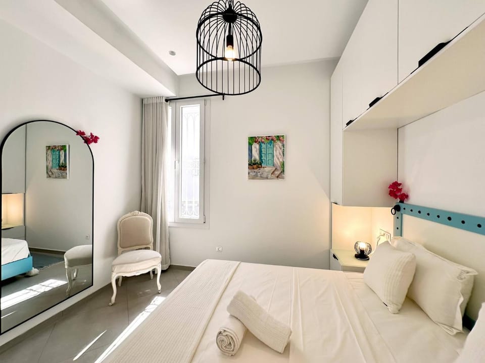 Bed, Decorative detail, Bedroom