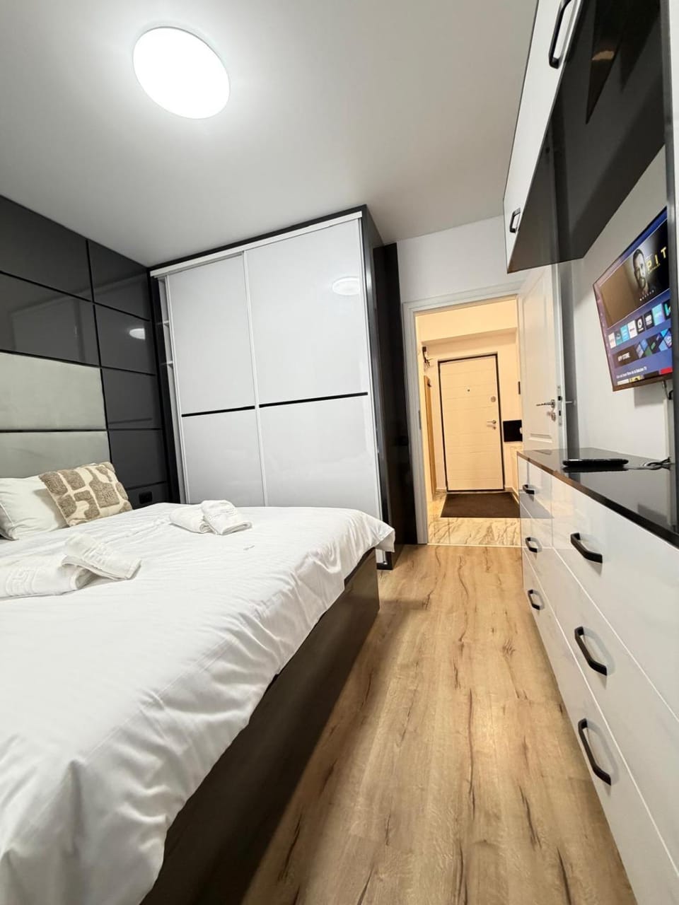 TV and multimedia, Bedroom, internet, towels, wardrobe