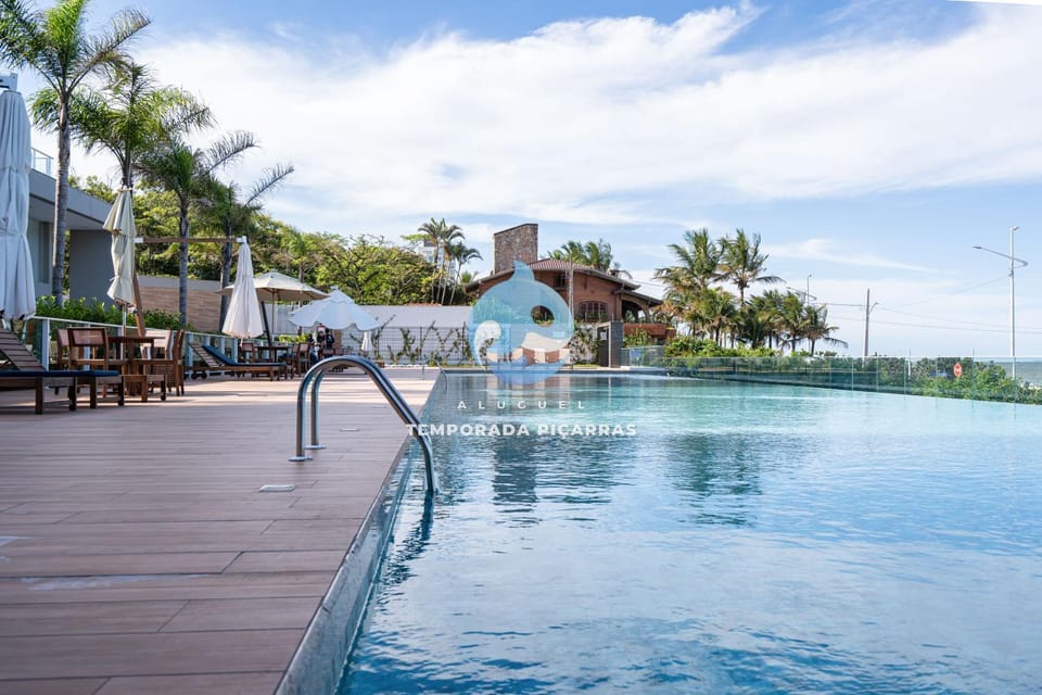 Swimming pool, sunbed