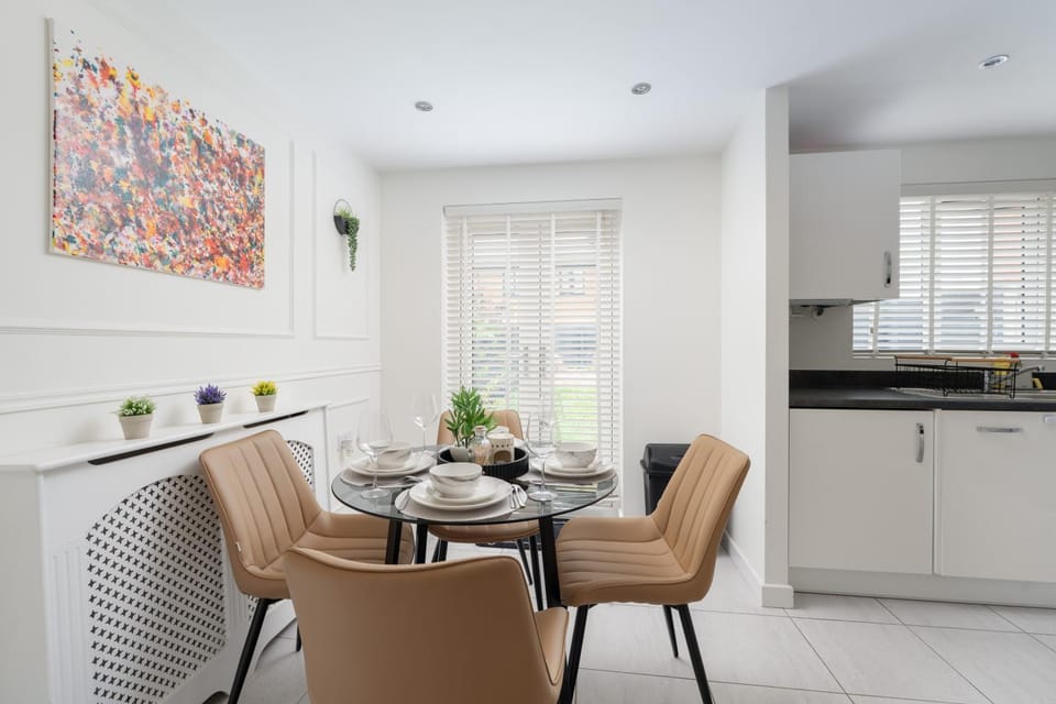 Stunning 3BD Home - Pool Table - Salford City Centre House in Salford