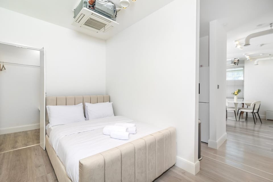 Executive Studio Apartment in Maida Vale AC Sleeps 6 Apartment in City of Westminster