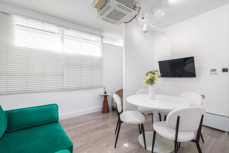 Executive Studio Apartment in Maida Vale AC Sleeps 6 Apartment in City of Westminster