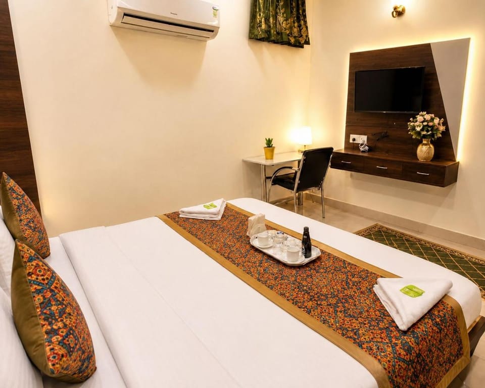Hotel Royal Residency - #Prem mandir#chaar Dhaam #Inhouse Parking #Free internet #Hygiene Guarantee Hotel in Uttar Pradesh