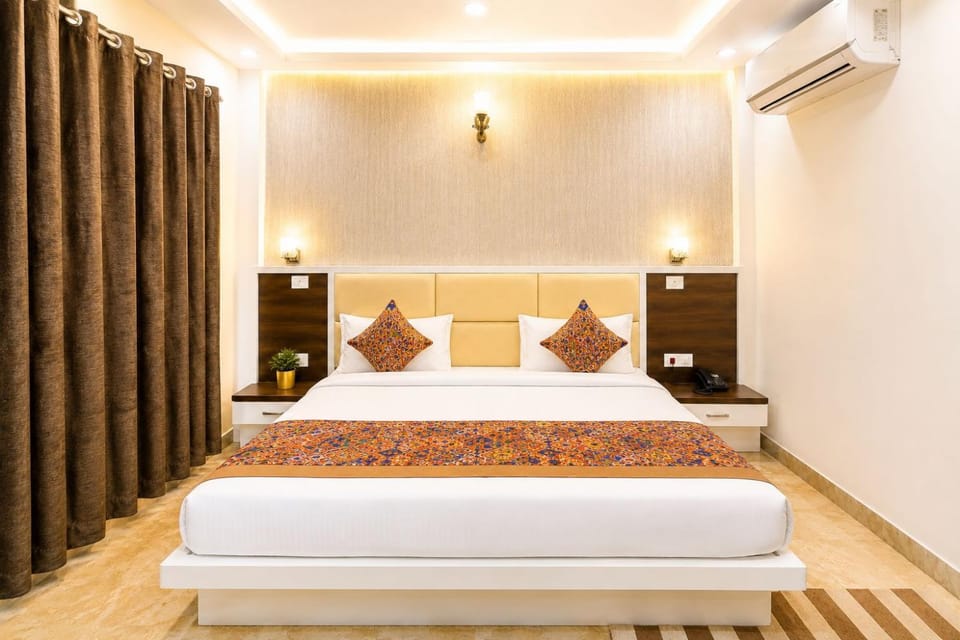 Hotel Royal Residency - #Prem mandir#chaar Dhaam #Inhouse Parking #Free internet #Hygiene Guarantee Hotel in Uttar Pradesh