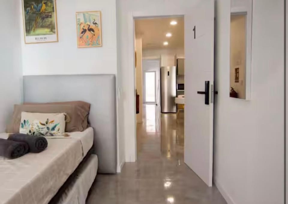 Habitación en Alicante 1 Plus Bed and Breakfast in Alicante