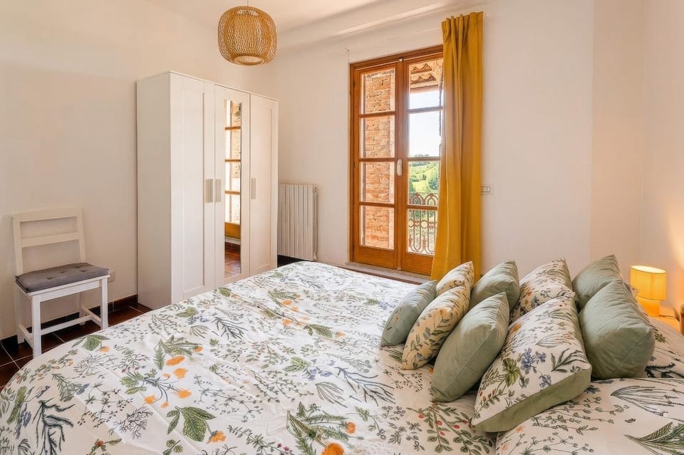 Bed, Photo of the whole room, Bedroom, wardrobe