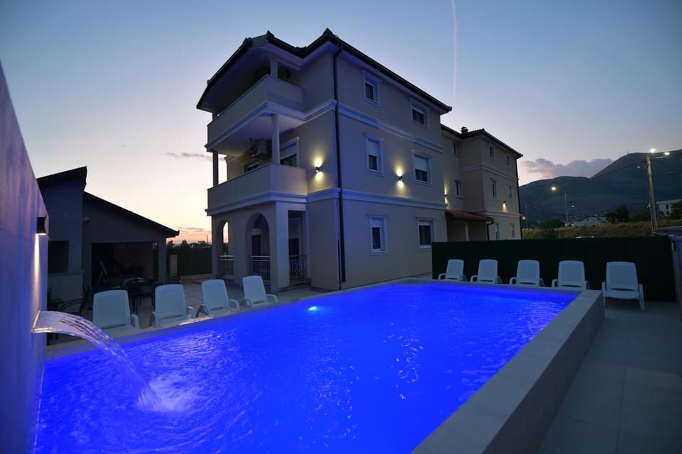 Property building, Swimming pool