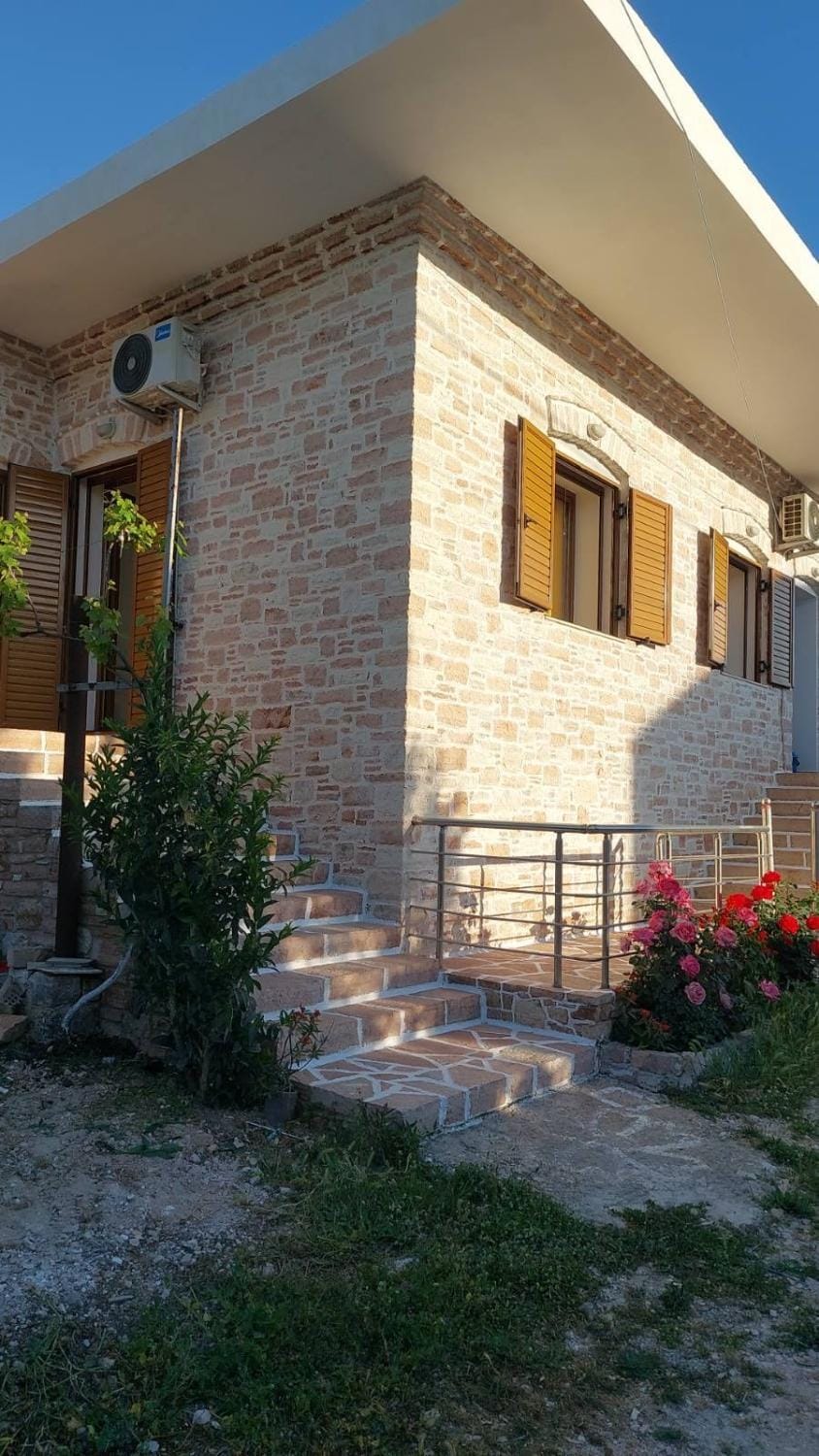 Ksamil Stone Guesthouse Apartment in Ksamil